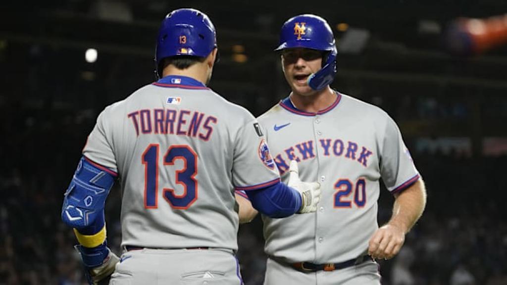 Mets desatan ofensiva y arrancan la serie a los Cachorros para mantenerse firmes en la pelea por el comodín