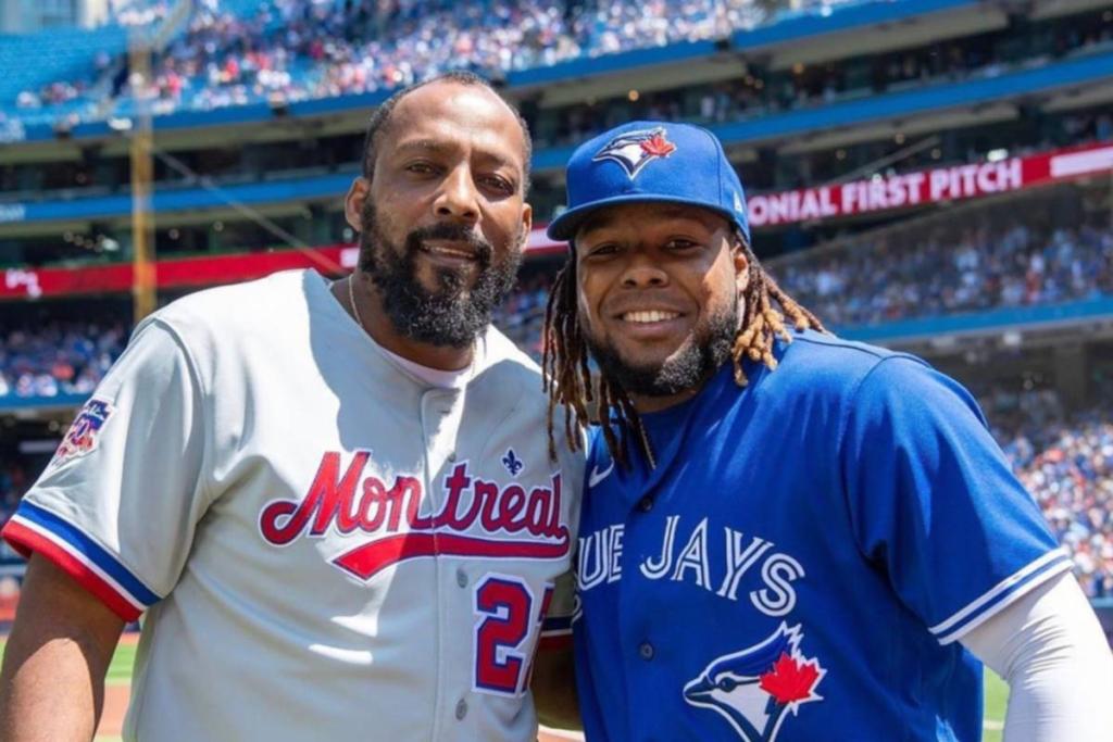Vladimir Guerrero Jr. se une a su padre en una élite de jonroneros en postemporada