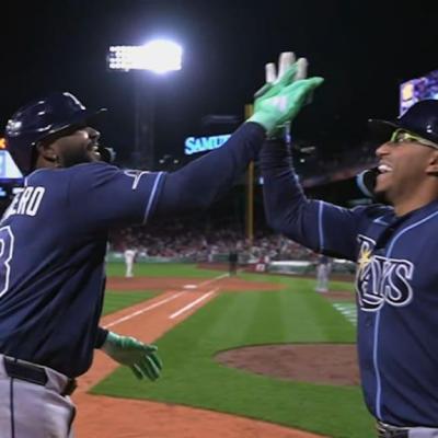 Poder caribeño: Junior Caminero y Yandy Díaz impulsan triunfo de Rays sobre Boston en Fenway Park