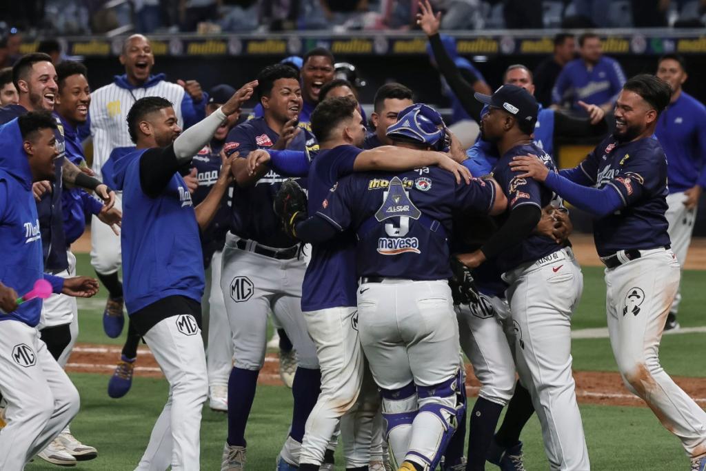 Liga venezolana: Navegantes del Magallanes avanzan a la Gran Final con sello dominicano de Raffi Vizcaíno