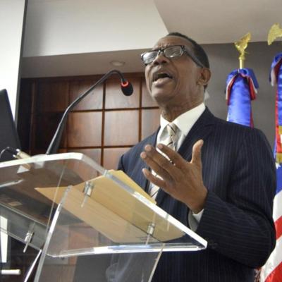 Heriberto Morrison invita a adentrarse en los caminos del deporte y la literatura en una conferencia abierta