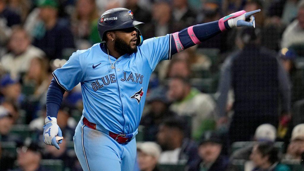 Vladi toma el control y los Blue Jays nivelan la serie ante los Mariners