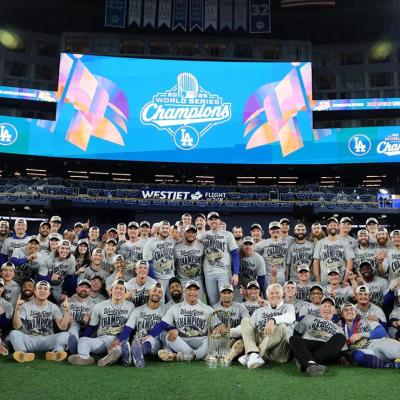 Los Dodgers revalidan su corona en vibrante 7mo juego que se extiende a 11 entradas