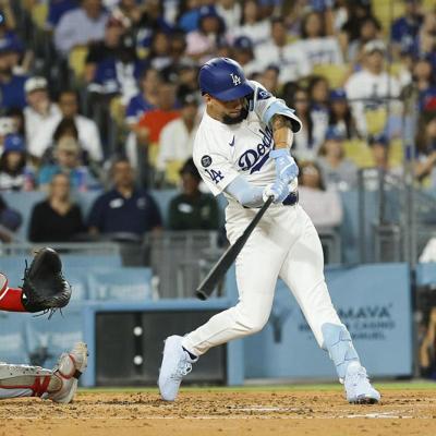 Dodgers se imponen en casa: blanqueada 7-0 sobre los Rojos con defensa estelar de Teoscar Hernández