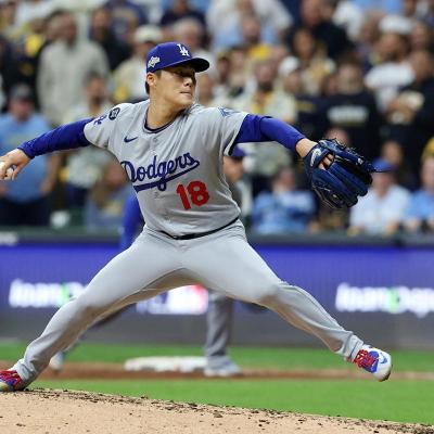 Un inexpugnable Yamamoto lleva a los Dodgers al triunfo ante Brewers y pone la serie 2-0