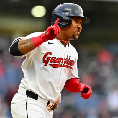 Guardians con una productiva octava entrada dominan 6-1 a Detroit para empatar la serie