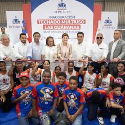 Gobierno inaugura moderno techado multiuso en Las Guáranas con inversión cercana a RD$30 millones