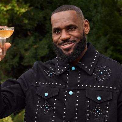La decisión más inesperada de LeBron: no fue retiro, sino un anuncio de cognac