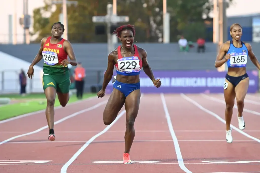 No se conformó con la de plata: Liranyi Alonzo se trae la de oro en 200 m planos de ASU2025