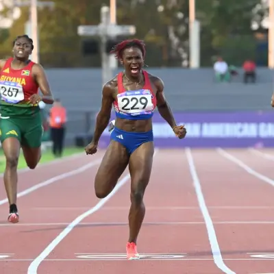 No se conformó con la de plata: Liranyi Alonzo se trae la de oro en 200 m planos de ASU2025