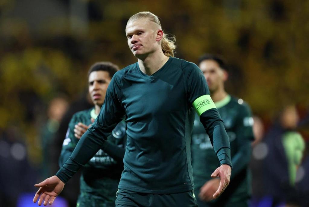 Jugadores del Manchester City reembolsarán entradas a hinchas tras derrota en Noruega