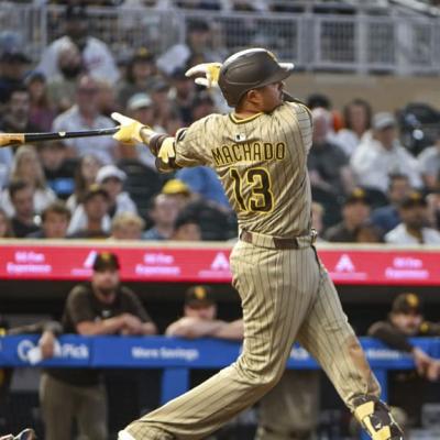 Manny Machado llega a 1,000 hits con los Padres y enciende la ofensiva en la victoria 12-3 sobre los Twins
