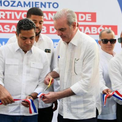 Presidente Abinader inaugura remozamiento del Polideportivo en Dajabón
