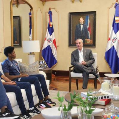 Ecos de los JCC: Abinader incorpora a los medallistas de Santo Domingo 2026 al PARNI y duplica los fondos del programa
