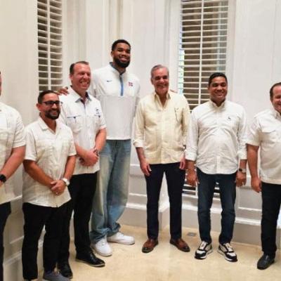 Presidente Abinader y Karl-Anthony Towns inauguran sueño deportivo en Tamboril: futura arena de baloncesto para la juventud dominicana