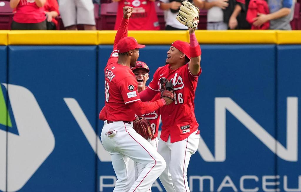 Marte salva y los Rojos sobreviven: victoria 2-1 ante los Piratas
