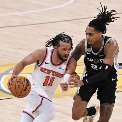 Knicks golpean primero y silencian a San Antonio en el arranque de las Finales NBA
