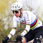 Tadej Pogačar pasa con éxito por el quirófano en Barcelona tras su dura caída en La Vuelta