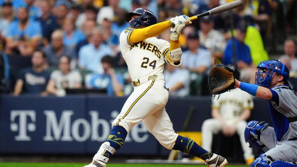 Milwaukee golpea primero y toma ventaja sobre los Dodgers en el Family Field