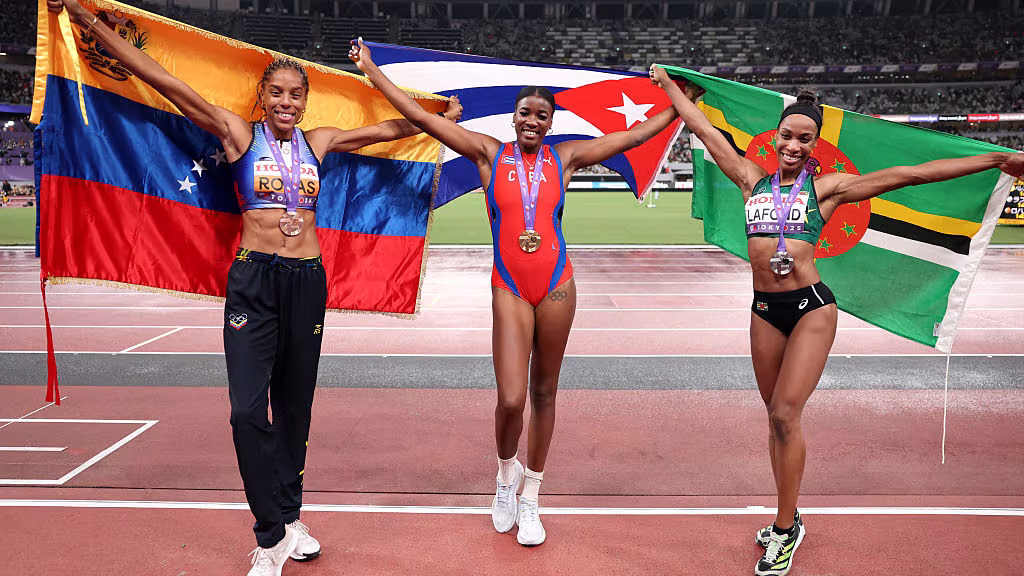 Leyanis Pérez le quita la corona a Yulimar Rojas en triple salto: bronce para la venezolana en Tokio 2025